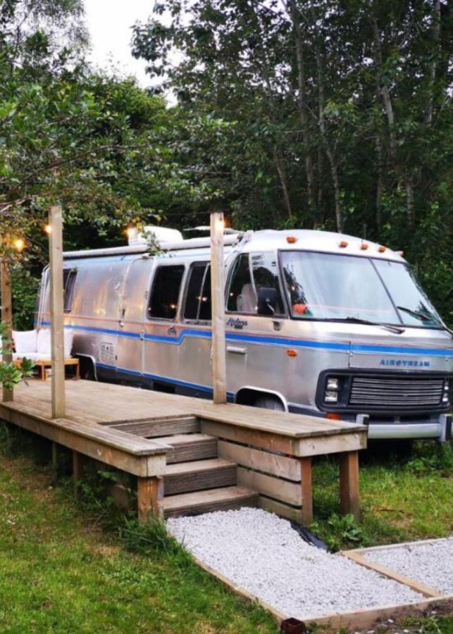 Glamping 1970 American Airstream Motorhome Ponsanooth المظهر الخارجي الصورة