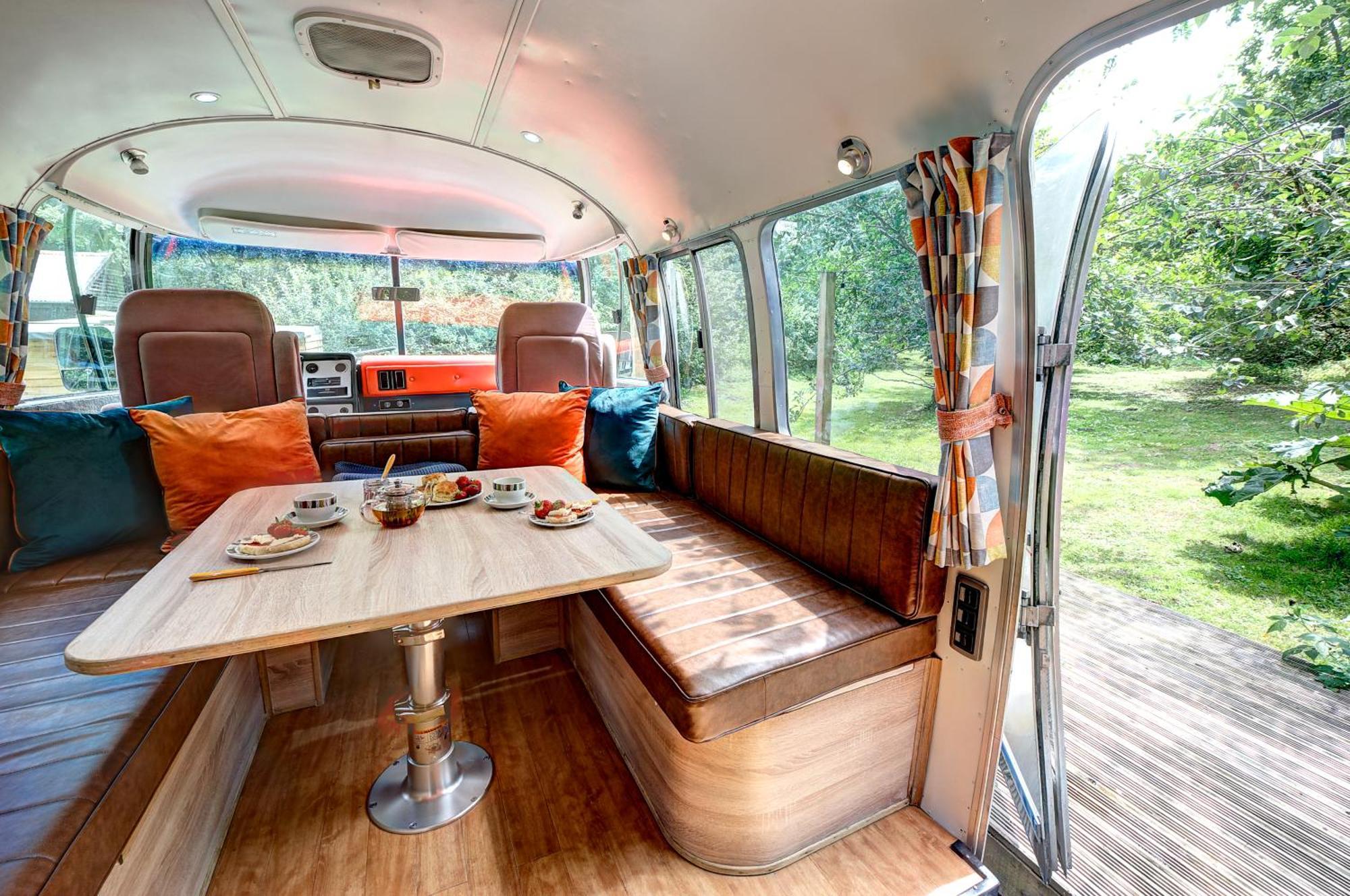Glamping 1970 American Airstream Motorhome Ponsanooth المظهر الخارجي الصورة