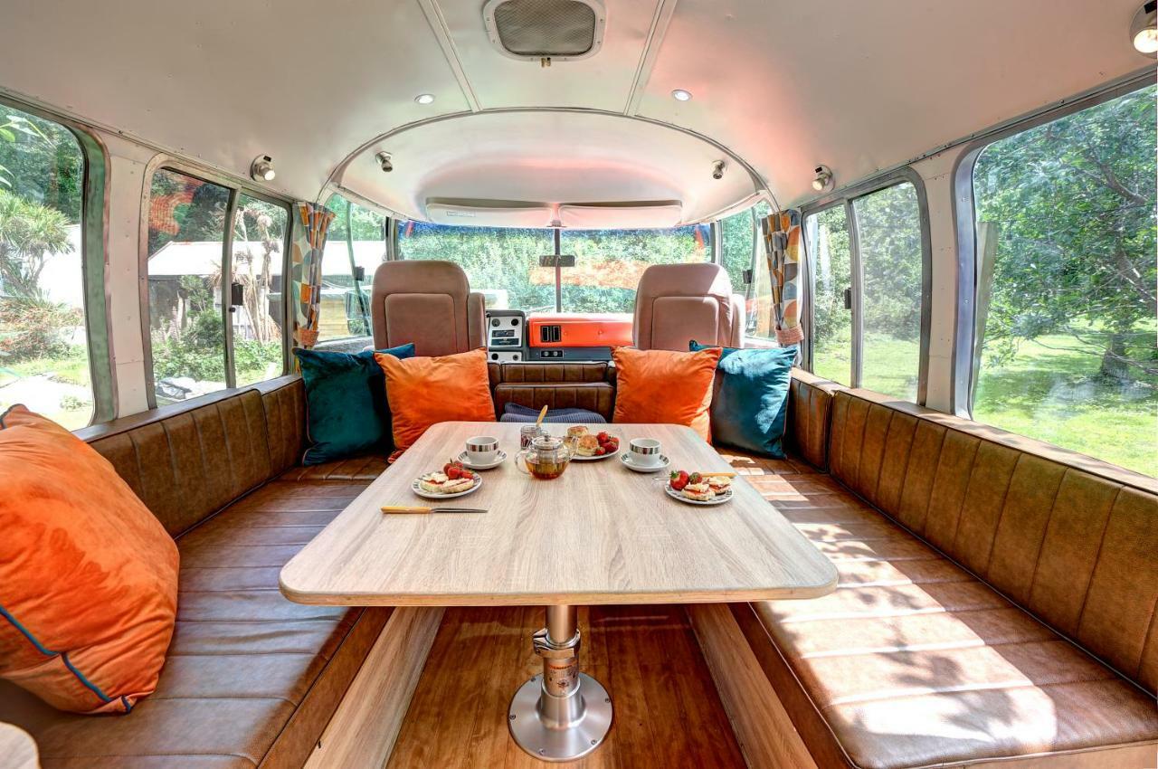 Glamping 1970 American Airstream Motorhome Ponsanooth المظهر الخارجي الصورة